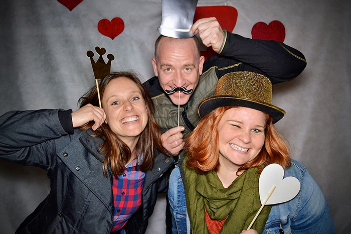 Beispiel für ein Bild mit der Fotobox, lustiges Bild von einer Fotobox mit 3 Personen.